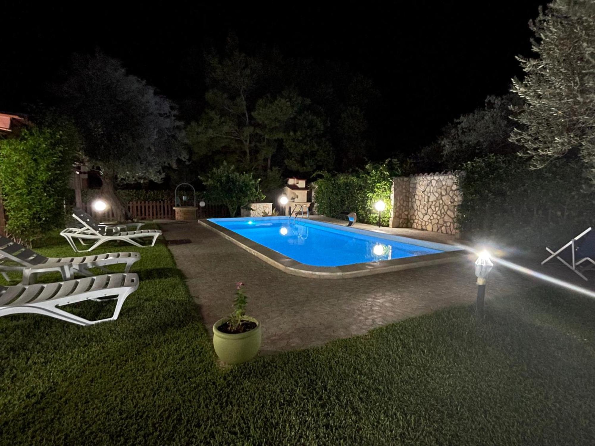 Villino Giulia Villa Altavilla Milicia Exteriör bild